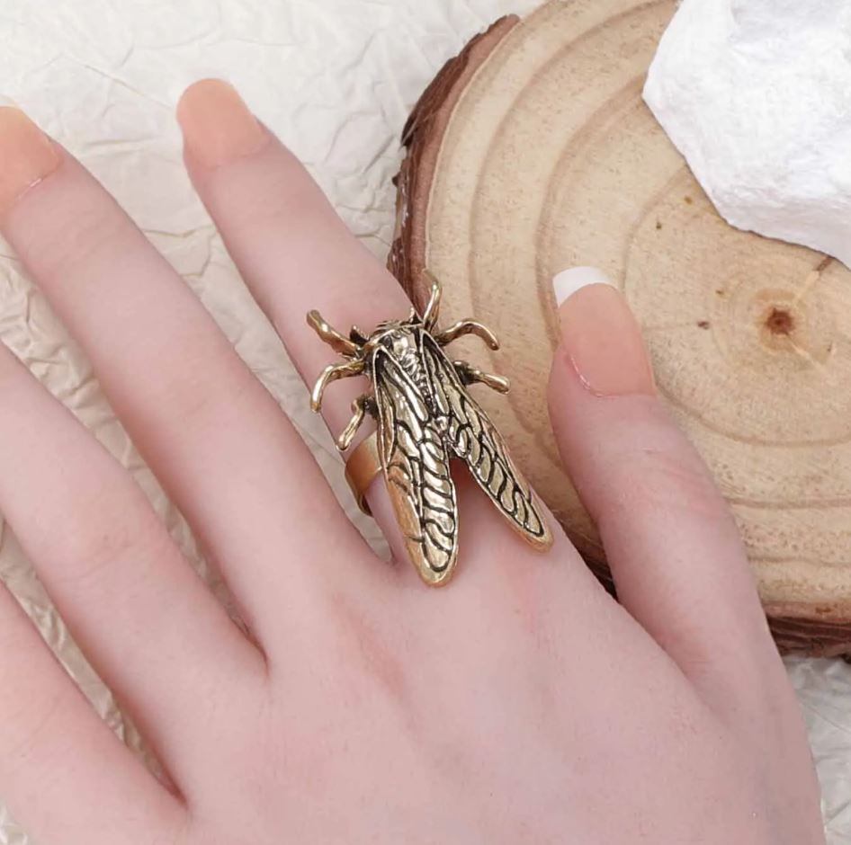 Cicada Statement Ring