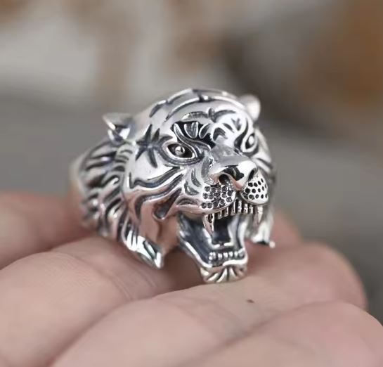 Bold Tiger Ring